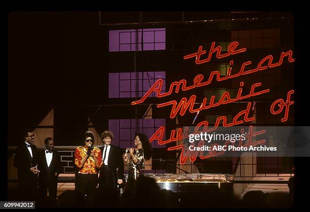 Backstage Coverage - Airdate: January 16, 1984. L-R: LIONEL RICHIE;QUINCY JONES;MICHAEL JACKSON;BARRY MANILOW;DIANA ROSS