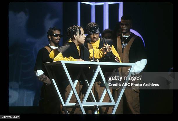 20th Anniversary Special - Airdate: January 25, 1993. KRISS KROSS, FAVORITE RAP/HIP-HOP NEW ARTIST