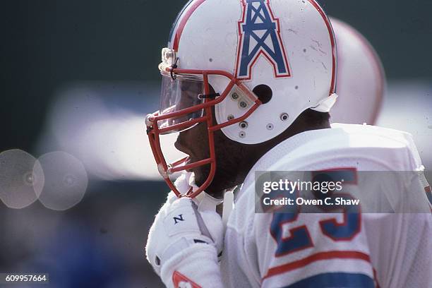 Keith Bostic of the Houston Oilers circa 1984 against the San Diego Chargers at Jack Murphy Stadium in San Diego, California.