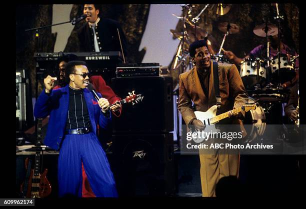 20th Anniversary Special - Airdate: January 25, 1993. EARTH, WIND & FIRE