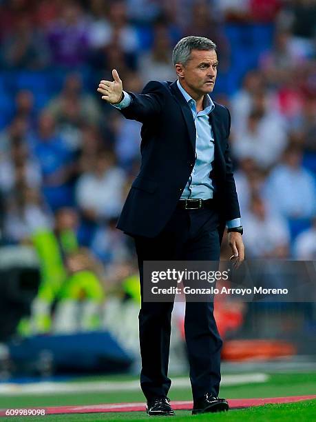 Fran Escriba of Villarreal CF gives instructions during the La Liga match between Real Madrid CF and Villarreal CF at Santiago Bernabeu stadium on...