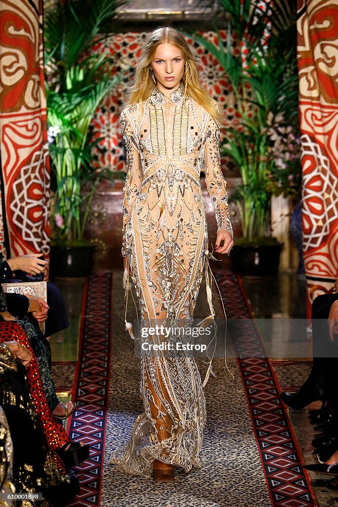 Roberto Cavalli - Runway - Milan Fashion Week SS17