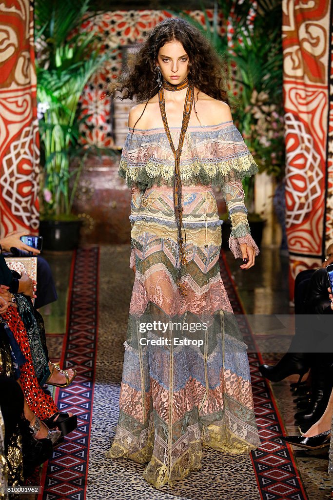 Roberto Cavalli - Runway - Milan Fashion Week SS17