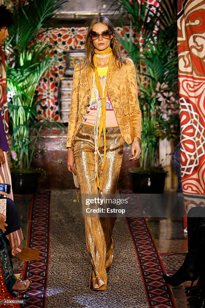 Roberto Cavalli - Runway - Milan Fashion Week SS17