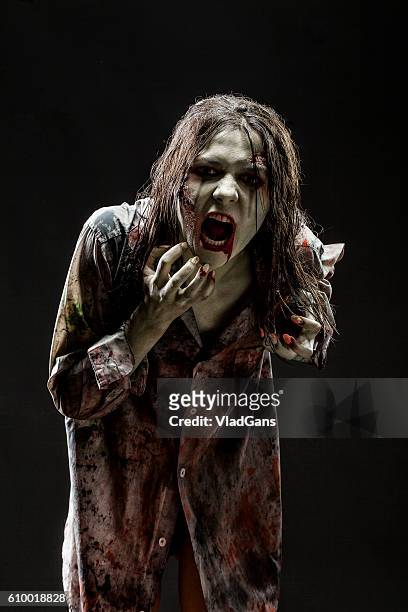 zombi - zombie face fotografías e imágenes de stock