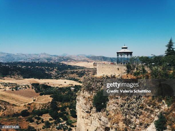 view of ronda, andaluz, spain - luogo d'interesse stockfoto's en -beelden