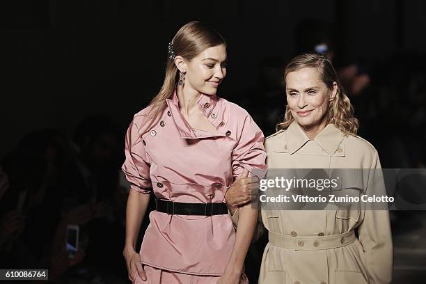 Models Gigi Hadid and Lauren Hutton walk the runway at the Bottega Veneta show during Milan Fashion Week Spring/Summer 2017 on September 24, 2016 in...