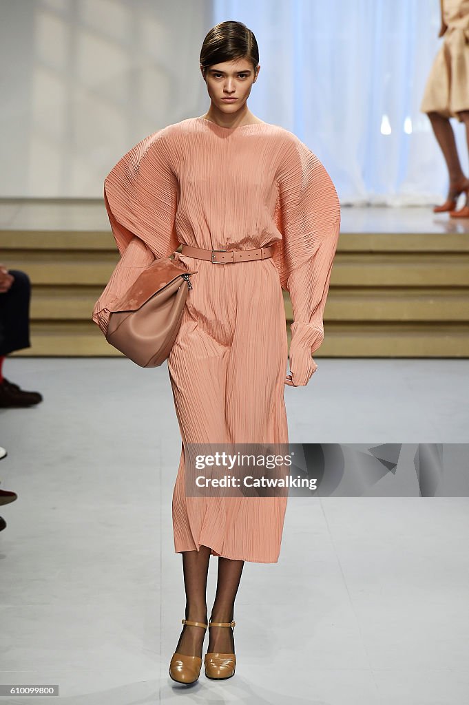 Jil Sander - Runway RTW - Spring 2017 - Milan Fashion Week