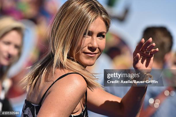 Actress Jennifer Aniston arrives at the premiere of Warner Bros. Pictures' 'Storks' at Regency Village Theatre on September 17, 2016 in Westwood,...