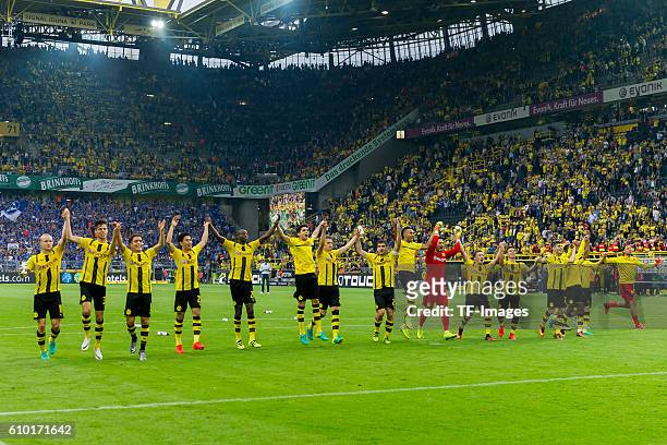 Dortmund, Germany , 1.Bundesliga 3. Spieltag, BV Borussia Dortmund - SV Darmstadt 98, 6:0, die spieler vom BVB feiern den 6:0 sieg, Jubel, LaOla