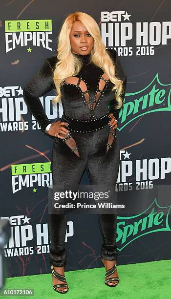 Remy Ma attends the BET Hip Hop Awards 2016 Green Carpet at Cobb Energy Performing Arts Center on September 17, 2016 in Atlanta, Georgia