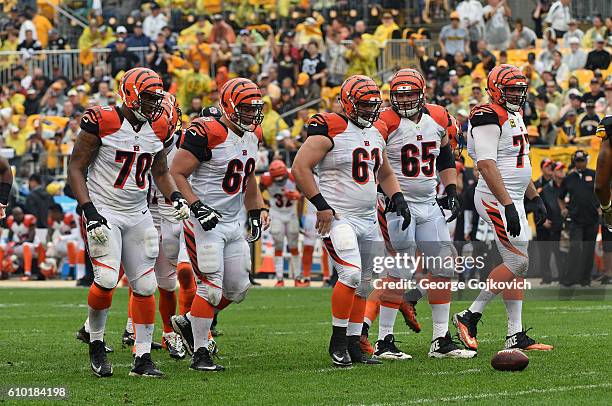 The offensive line of the Cincinnati Bengals, from left, tackle Cedri Ogbuehi, guard Kevin Zeitler, center Russell Bodine, guard Clint Boling and...