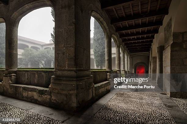 monastery cloister - abadia mosteiro - fotografias e filmes do acervo