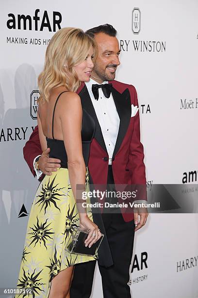 Elena Barolo and Alessandro Martorana walk the red carpet of amfAR Milano 2016 at La Permanente on September 24, 2016 in Milan, Italy.