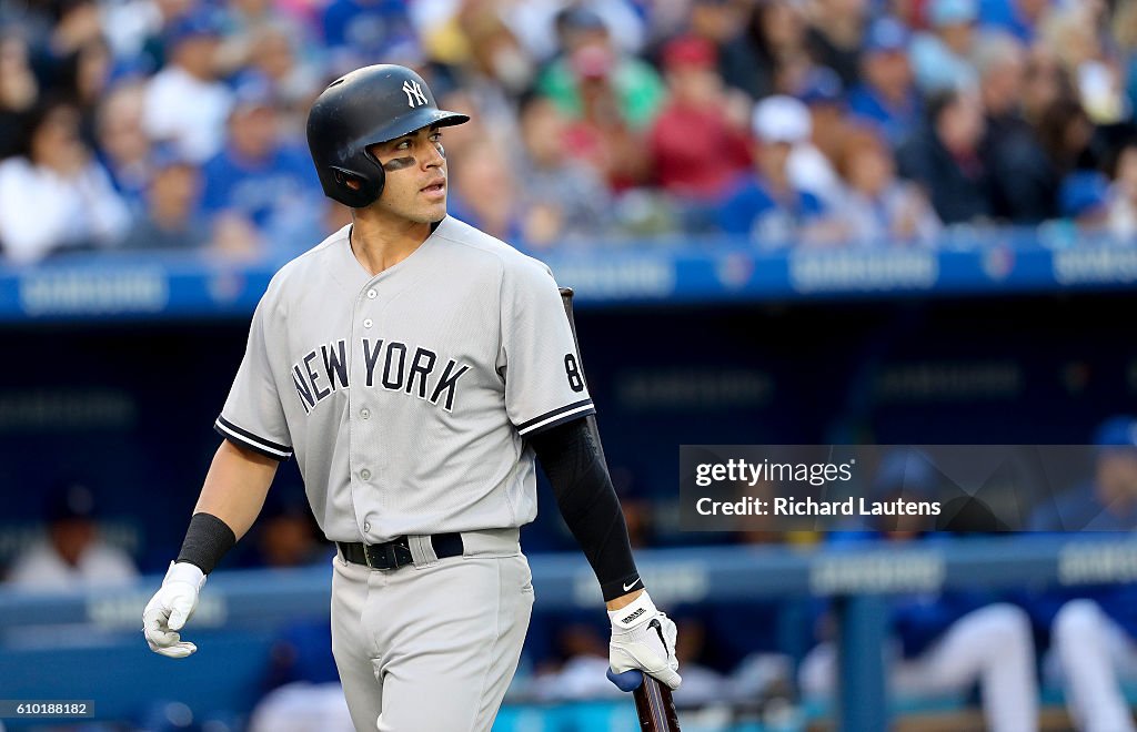 The Toronto Blue Jays play New York Yankees