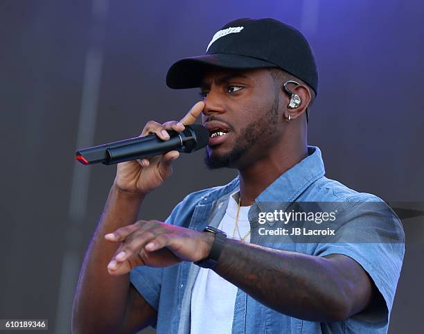 Bryson Tiller Rapper Bryson Tiller Photos and Premium High Res Pictures - Getty Images
