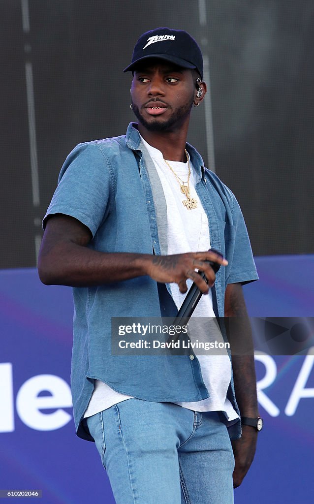Bryson Tiller Rapper Singer/songwriter Bryson Tiller performs on stage at the 2016... News ...