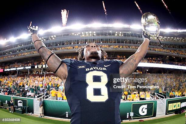 Ishmael Zamora of the Baylor Bears celebrates after the Baylor Bears beat the Oklahoma State Cowboys 35-24 at McLane Stadium on September 24, 2016 in...