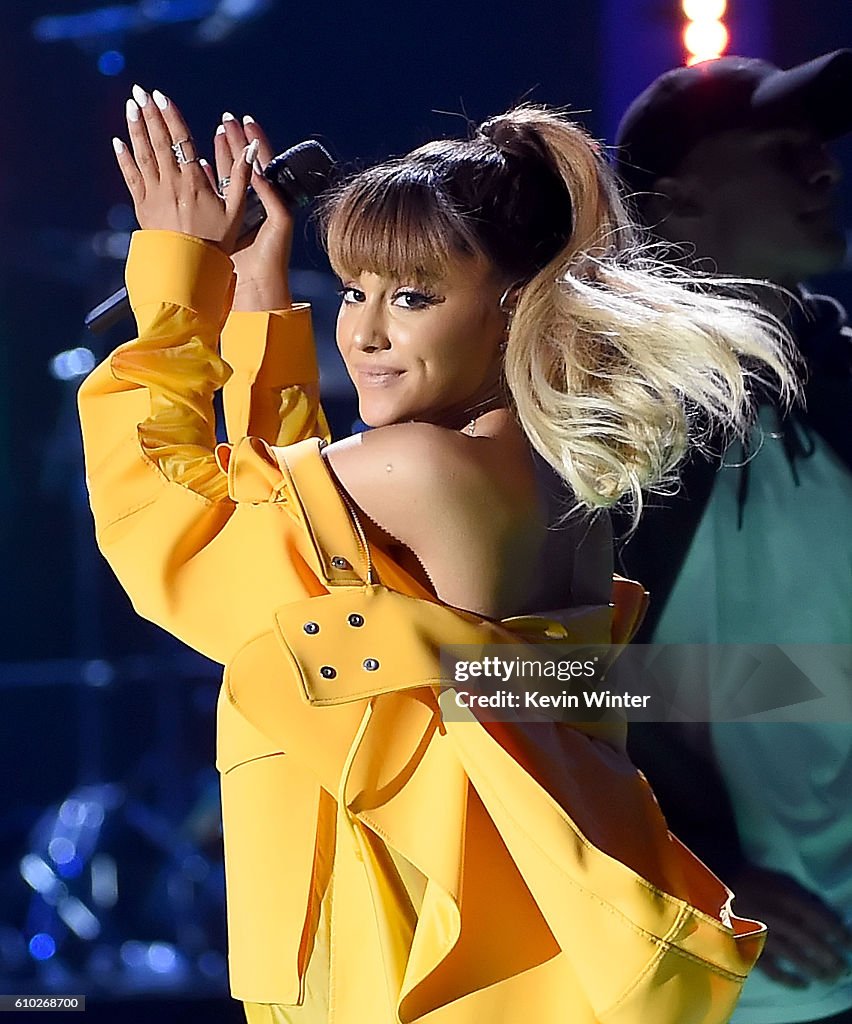 2016 iHeartRadio Music Festival - Night 2 - Show