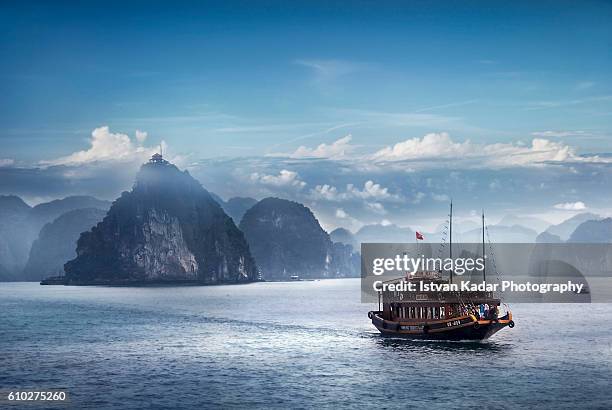 blue-scape - ha long bay, vietnam - halong bay stock pictures, royalty-free photos & images