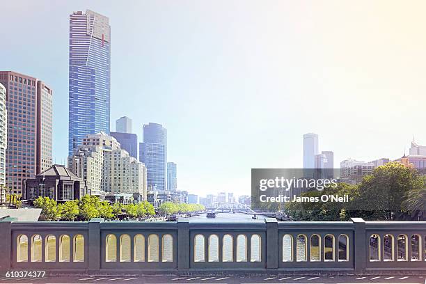 melbourne city - yarra river stockfoto's en -beelden