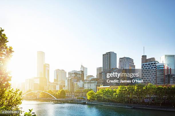 melbourne city - yarra river stockfoto's en -beelden