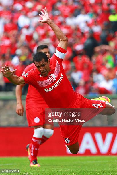 Paulo Da Silva of Toluca reacts during the 11th round match between Toluca and Leon as part of the Torneo Apertura 2016 Liga MX at Universitario...