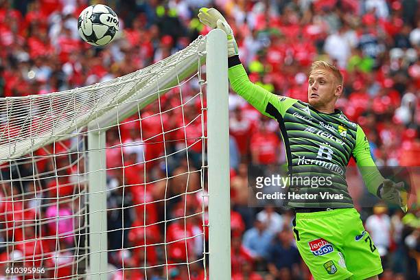 William Yarbrough goalkeeper of Leon jumps for the ball during the 11th round match between Toluca and Leon as part of the Torneo Apertura 2016 Liga...