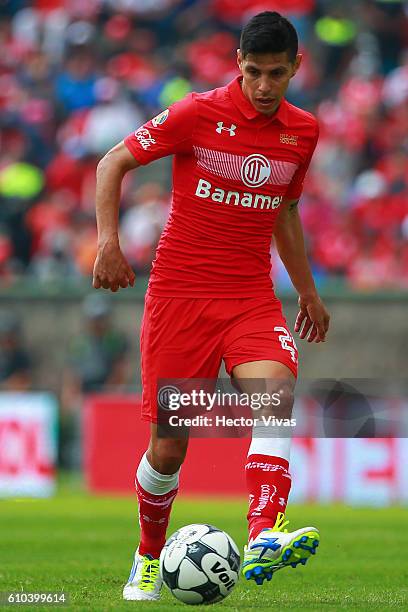 Pablo Barrientos of Toluca drives the ball during the 11th round match between Toluca and Leon as part of the Torneo Apertura 2016 Liga MX at...