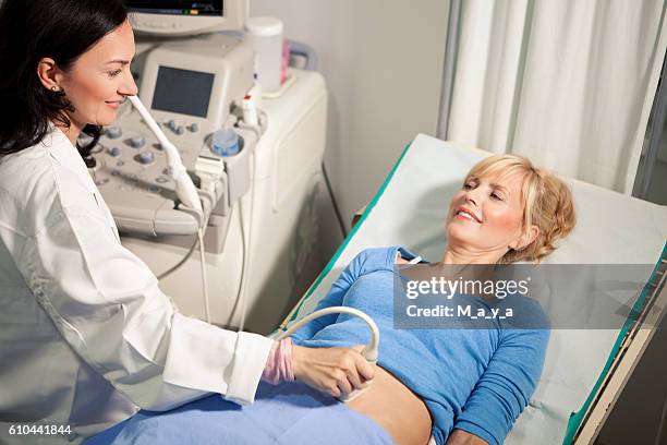 abdomen ultrasound exam - abdomen scan stock pictures, royalty-free photos & images