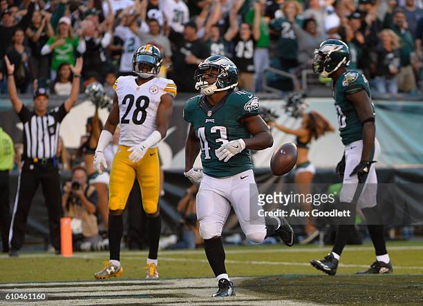 Darren Sproles of the Philadelphia Eagles celebrates his 73-yard touchdown in the third quarter against the Pittsburgh Steelers at Lincoln Financial...