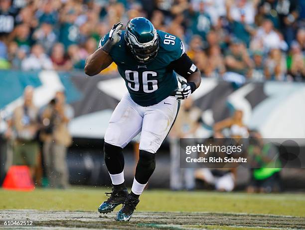 Bennie Logan of the Philadelphia Eagles celebrates sacking quarterback Ben Roethlisberger of the Pittsburgh Steelers in the second half at Lincoln...