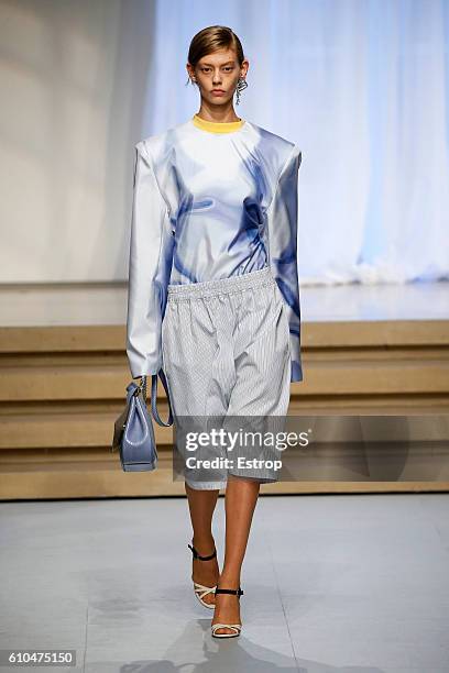 Model walks the runway at the Jil Sander designed by Rodolfo Paglialunga show Milan Fashion Week Spring/Summer 2017 on September 24, 2016 in Milan,...