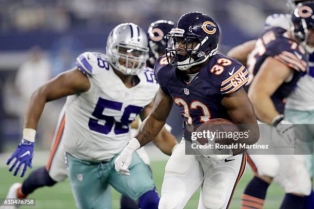 Jeremy Langford of the Chicago Bears runs in the third quarter during a game between the Dallas Cowboys and the Chicago Bears at AT&T Stadium on...