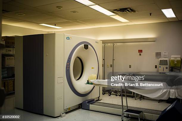 Mri Machine Inner 400 Inside Mri Machine Stock Photos, High-Res Pictures, and Images ...