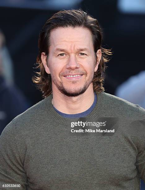 Mark Wahlberg arrives for the at European Premiere of "Deepwater Horizon" Cineworld Leicester Square on September 26, 2016 in London, England.