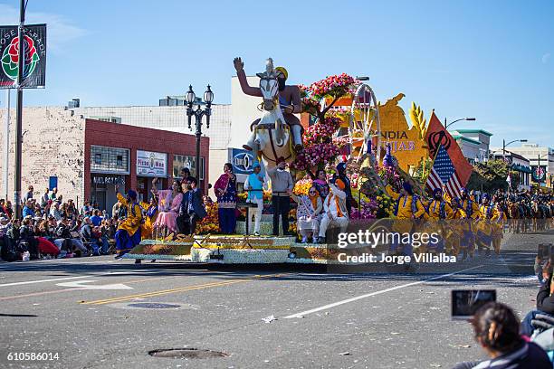 floats at the 127th rose parade in pasadena ca - parade balloon stock pictures, royalty-free photos & images