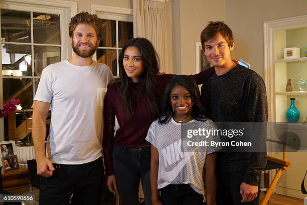 Olympic gold medal gymnast Simone Biles visits the set of 'Pretty Little Liars.'" KEEGAN ALLEN, SHAY MITCHELL, SIMONE BILES, TYLER BLACKBURN