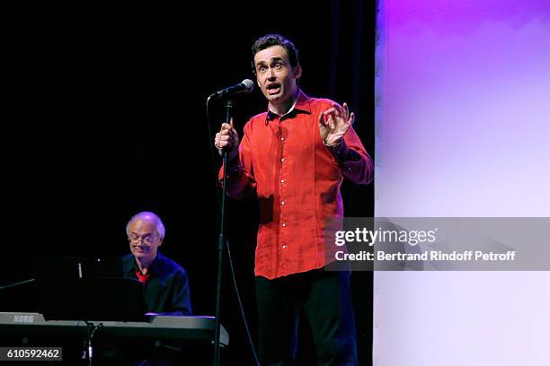 Humorist Sylvain Gary performs during the 'Trophees du Bien Etre' by Beautysane : 2nd Award Ceremony at Theatre Montparnasse on September 26, 2016 in...