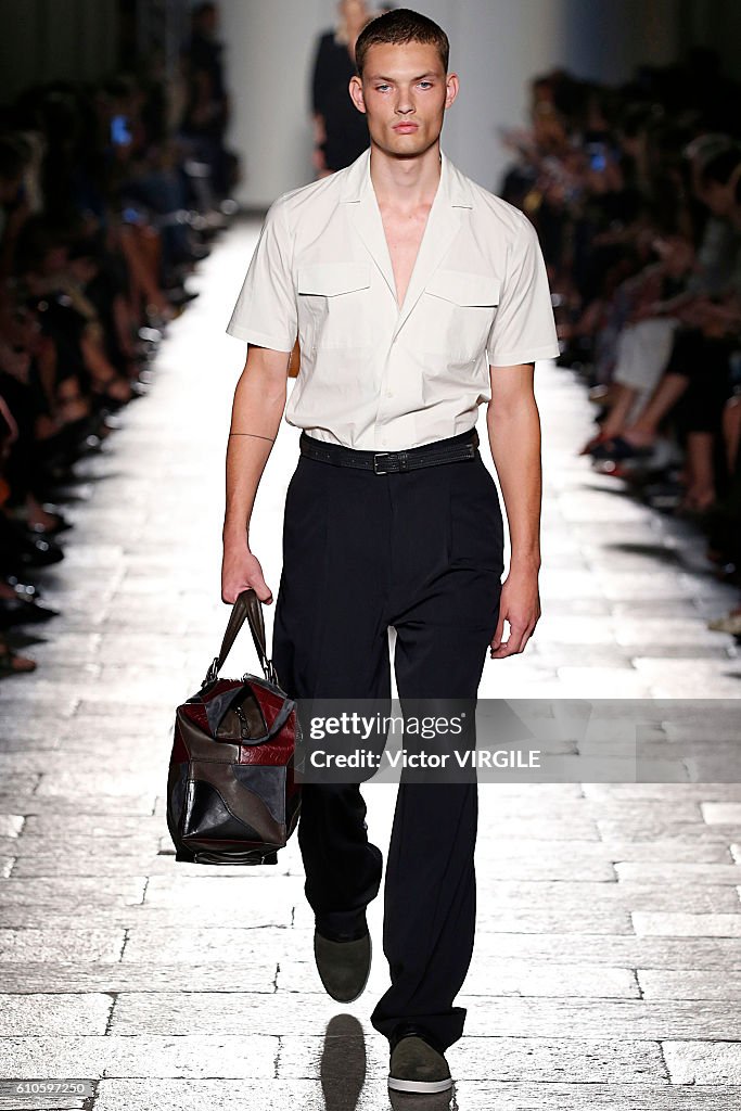 Bottega Veneta - Runway - Milan Fashion Week SS17