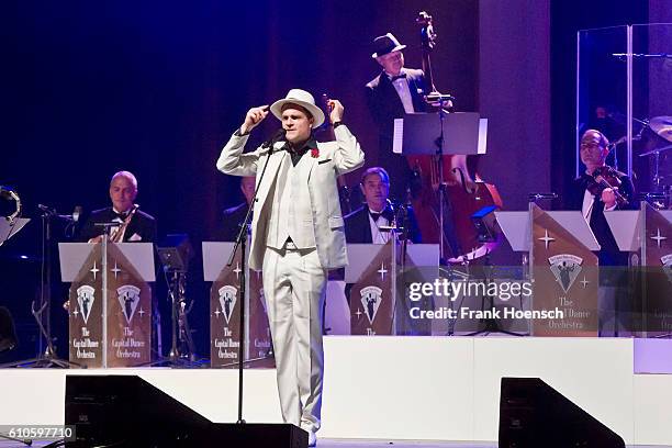 German singer Bodo Wartke performs live during a concert at the Admiralspalast on September 23, 2016 in Berlin, Germany.