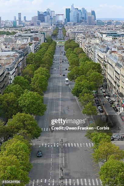 An elevated view as tourists and Parisians enjoy the Champs Elysées during the 2016 car-free day organised in Paris across 45% of the area of the...