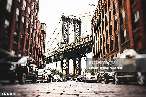 vintage ponte di manhattan a new york - brooklyn new york foto e immagini stock