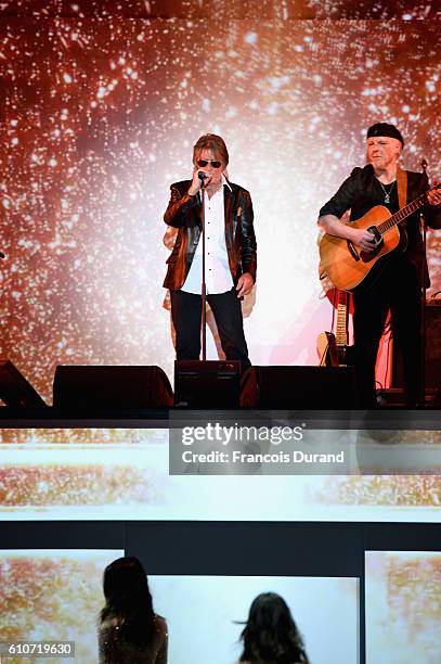 Jacques Dutronc performs during the Etam show as part of the Paris Fashion Week Womenswear Spring/Summer 2017 on September 27, 2016 in Paris, France.