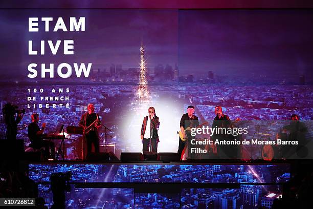 Jacques Dutronc performs during the Etam show as part of the Paris Fashion Week Womenswear Spring/Summer 2017 on September 27, 2016 in Paris, France.