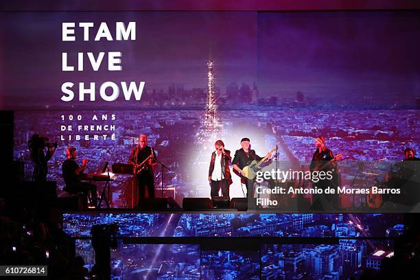 Jacques Dutronc performs during the Etam show as part of the Paris Fashion Week Womenswear Spring/Summer 2017 on September 27, 2016 in Paris, France.