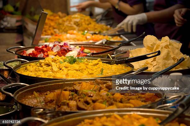 street food - indian food stockfoto's en -beelden