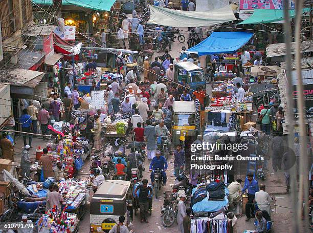 streets of karachi - karachi pakistan stock pictures, royalty-free photos & images