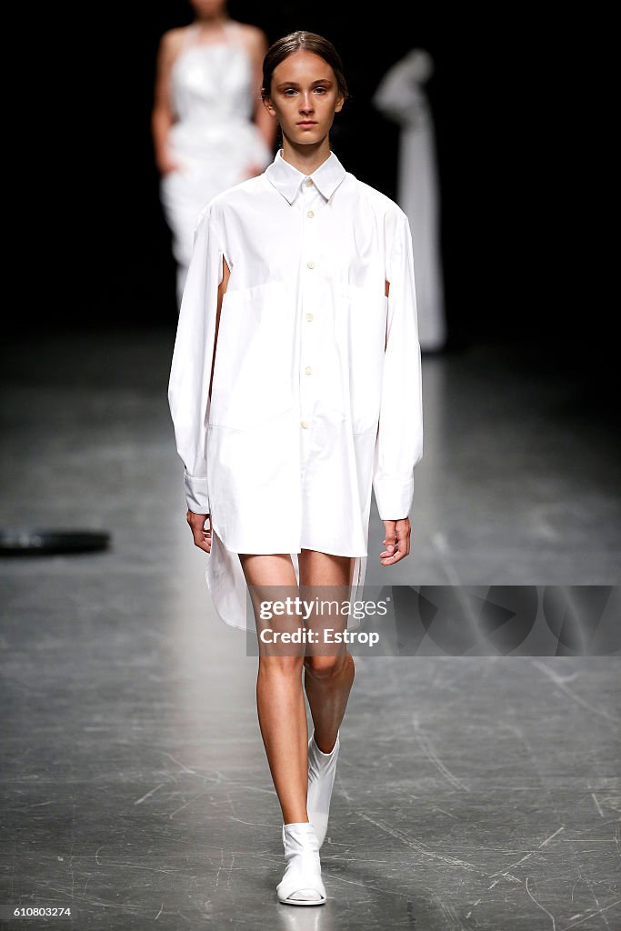 Lucio Vanotti - Runway - Milan Fashion Week SS17