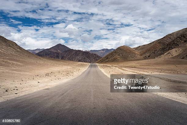 long road - kashmir landscape stock pictures, royalty-free photos & images